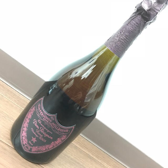 Dom Pérignon(ドンペリニヨン)の【新品･未開封】ドン･ペリ二ヨン ロゼ 2005年 ピンク 食品/飲料/酒の酒(シャンパン/スパークリングワイン)の商品写真