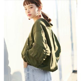 ローリーズファーム MA-1 ミリタリージャケット(レディース)の通販 58 ... お値下げ‼️ローリーズファームカーキージャンパー MA1ミリタリージャケット