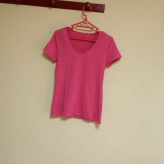 ギャップ(GAP)のピンク  Vネックシャツ(Tシャツ(半袖/袖なし))