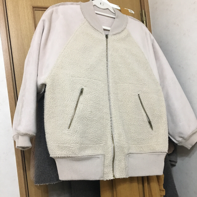 w closet(ダブルクローゼット)のお値下げ承ります！ wcloset フェイクムートンリバーシブルブルゾン レディースのジャケット/アウター(ブルゾン)の商品写真