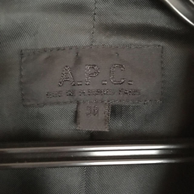 A.P.C(アーペーセー)の【週末セール本日のみ値下げ】A.P.C コート 黒 レディースのジャケット/アウター(ピーコート)の商品写真