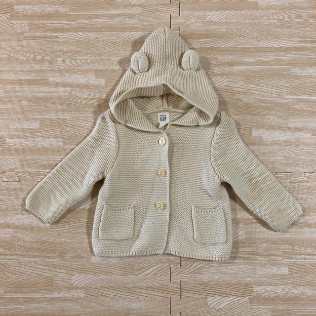 GAP(ギャップ)のGAP くま耳カーディガン キッズ/ベビー/マタニティのベビー服(~85cm)(ニット/セーター)の商品写真