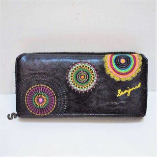 デシグアル(DESIGUAL)のDESIGUAL デシグアル　長財布　刺繍入り(財布)