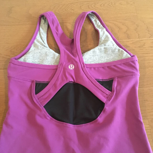 lululemon(ルルレモン)のlululemon tank top size4 *outlet* スポーツ/アウトドアのトレーニング/エクササイズ(ヨガ)の商品写真