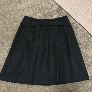 ナチュラルビューティーベーシック(NATURAL BEAUTY BASIC)のブラック スカート(ひざ丈スカート)