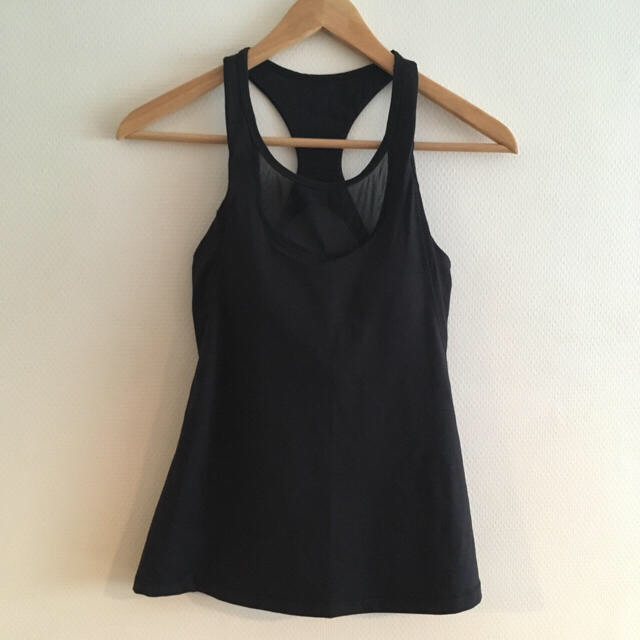 lululemon(ルルレモン)の最終値下げ！lululemon tank top size6 *outlet* スポーツ/アウトドアのトレーニング/エクササイズ(ヨガ)の商品写真