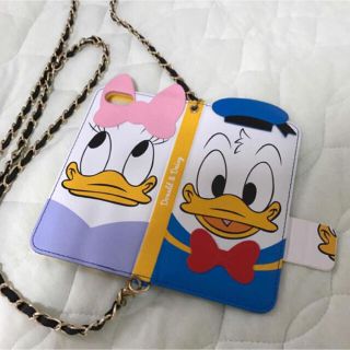 ディズニー(Disney)のディズニーiPhone6.6sケースドナルド&デイジーショチェーン付き殆ど未使用(iPhoneケース)