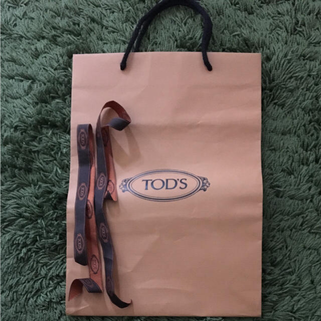 TOD'S(トッズ)の TOD'S ショッパー リボン付き レディースのバッグ(ショップ袋)の商品写真