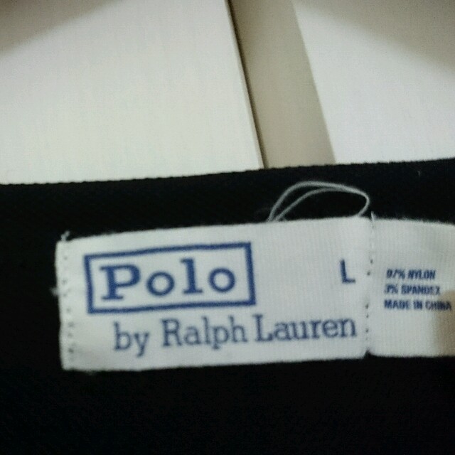 Ralph Lauren(ラルフローレン)の男性用のラルフ・ローレンの黒いTシャツ レディースのトップス(Tシャツ(半袖/袖なし))の商品写真