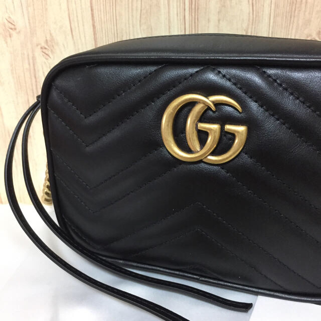 Gucci - 新品 GUCCI GGマーモント レザー ショルダーバッグ ミニ