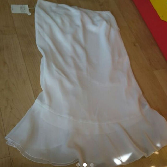 VIAGGIO BLU(ビアッジョブルー)の新品　タグ付き　ビアッジョブルー　フリル♡スカート レディースのスカート(ひざ丈スカート)の商品写真