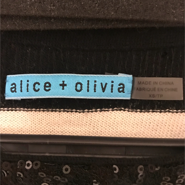 Alice+Olivia(アリスアンドオリビア)のyuri様専用★ 美品 アリスオリビア スパンコール付き ニット レディースのトップス(ニット/セーター)の商品写真