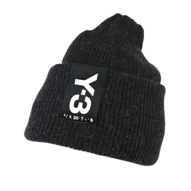 Y-3(ワイスリー)のZOZOTOWN完売品　Y-3 BADGE BEANIE ニットキャップ メンズの帽子(ニット帽/ビーニー)の商品写真