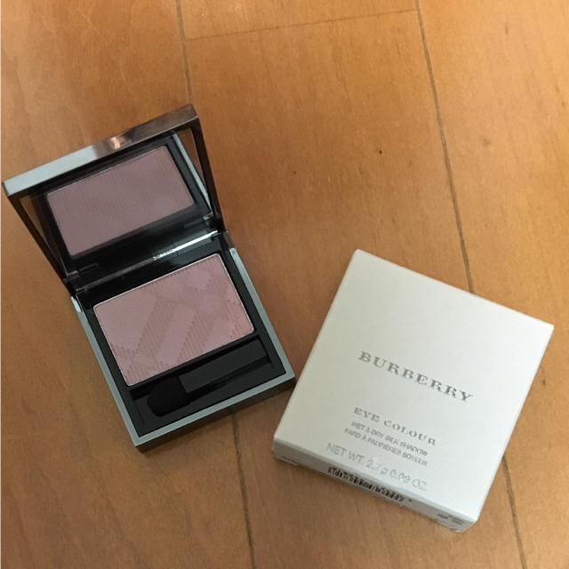 BURBERRY(バーバリー)のバーバリーアイシャドー コスメ/美容のベースメイク/化粧品(アイシャドウ)の商品写真