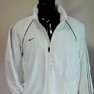 ナイキ(NIKE)の●美品即決●ナイキ 中綿ジャケット 厚手 トレーニング ジョギング メンズ(その他)