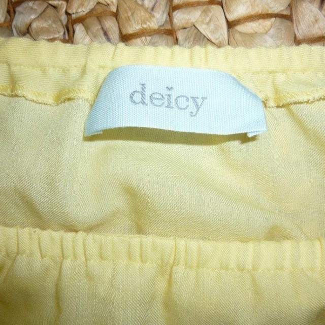 deicy(デイシー)のdeicy デイシー 袖レース オフショルダー カットソー 黄色 定価16800 レディースのトップス(その他)の商品写真