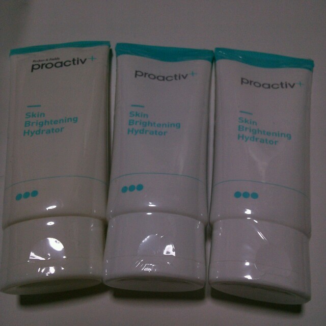 proactiv(プロアクティブ)のプロアクティブ ステップ③３本 コスメ/美容のスキンケア/基礎化粧品(美容液)の商品写真