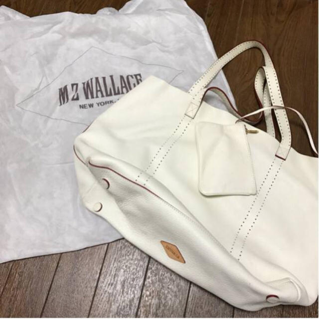 MZ WALLACE(エムジーウォレス)のMZ WALLACE オール レザー トート バック ポーチ&保存バック付 本革 レディースのバッグ(トートバッグ)の商品写真