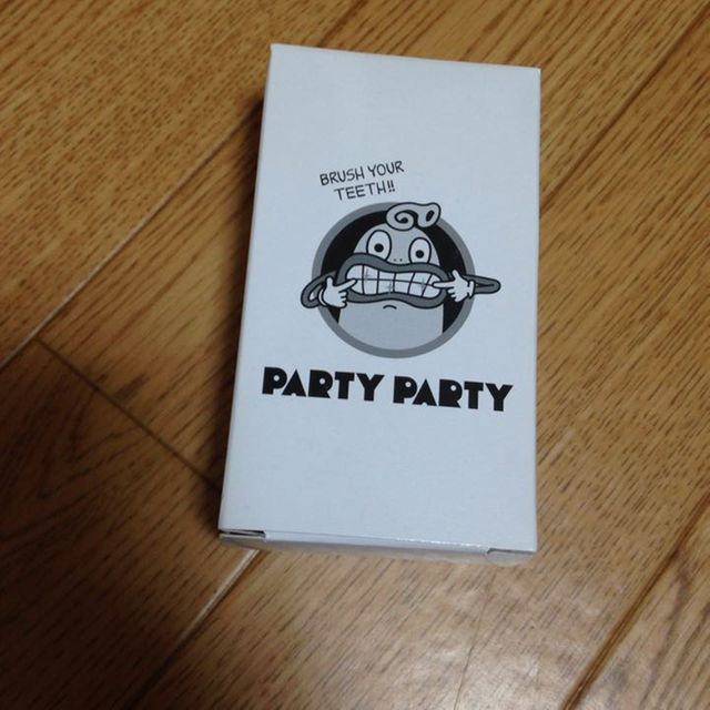 partypartyパーティ  携帯歯磨きセット  歯みがき キッズ/ベビー/マタニティのキッズ/ベビー/マタニティ その他(その他)の商品写真