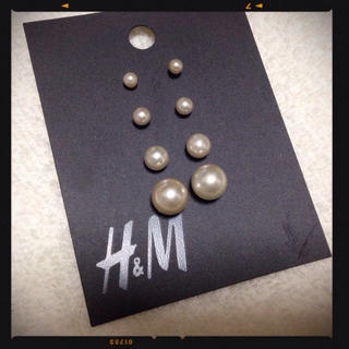 エイチアンドエム(H&M)の◯ 新品 # H&M  パールピアス ◯(ピアス)