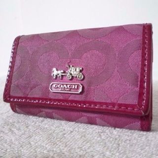 コーチ(COACH)のコーチ　COACH　ピンク　オプアート　６連　キーケース　訳あり(キーケース)