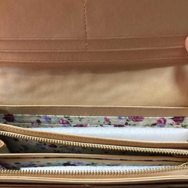 LIZ LISA(リズリサ)の送料込★LIZLISAの長財布★ボタン開閉★ レディースのファッション小物(財布)の商品写真