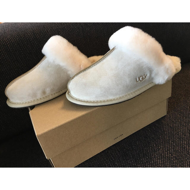 UGG(アグ)のUGG❤️新品✨ルームシューズ✨レディース✨ インテリア/住まい/日用品のインテリア小物(スリッパ/ルームシューズ)の商品写真