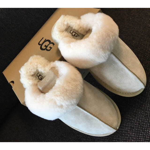 UGG(アグ)のUGG❤️新品✨ルームシューズ✨レディース✨ インテリア/住まい/日用品のインテリア小物(スリッパ/ルームシューズ)の商品写真