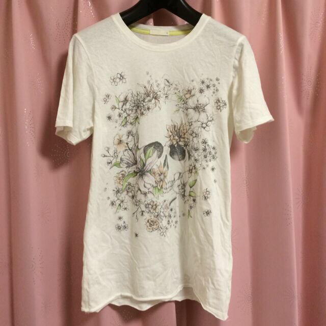 GU(ジーユー)のGUのTシャツ レディースのトップス(Tシャツ(半袖/袖なし))の商品写真