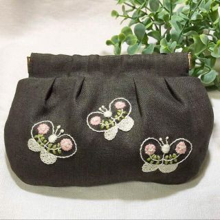 [hime-ringo様専用です]ちょうちょの刺繍 バネ口ポーチ(ポーチ)