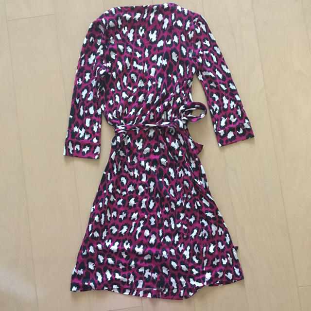 DIANE von FURSTENBERG(ダイアンフォンファステンバーグ)のDIANE Von FURSTENBERG ラップワンピース レディースのワンピース(ひざ丈ワンピース)の商品写真