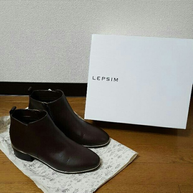LEPSIM(レプシィム)のLEPSIM メタルラインショートブーツ レディースの靴/シューズ(ブーツ)の商品写真