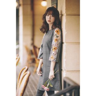 トッコ(tocco)のtocco closet♡袖シースルー花刺繍チェックワンピース(ミニワンピース)