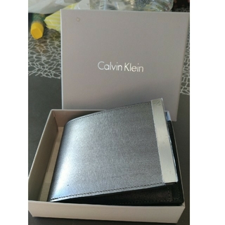 カルバンクライン(Calvin Klein)のCalvin Klein財布No.839604グレー(折り財布)