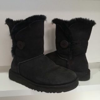 アグ(UGG)のUGG アグ ベイリーボタン ムートンブーツ(ブーツ)