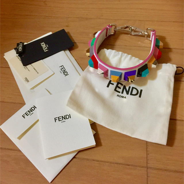 FENDI ミニストラップユー