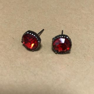 ピアス(ピアス)