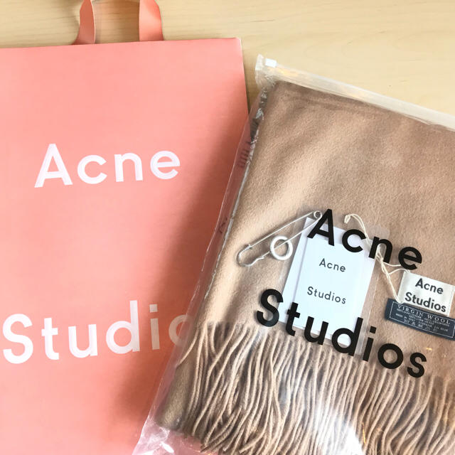 ACNE(アクネ)のアクネストゥディオズ  ストール  キャラメルブラウン レディースのファッション小物(マフラー/ショール)の商品写真