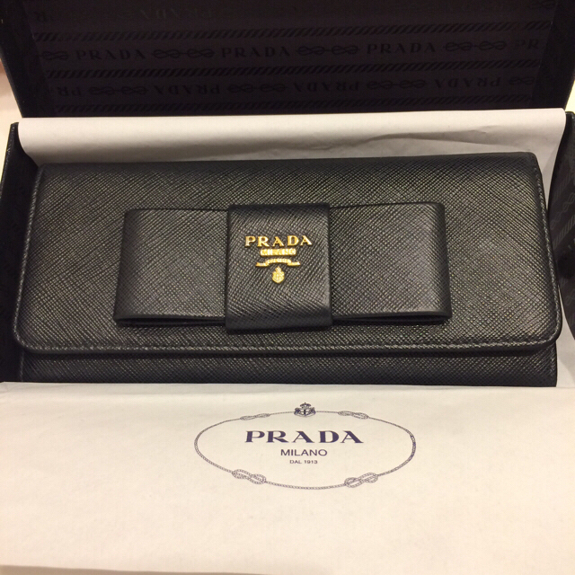 PRADA(プラダ)の早い者勝ちプラダ サフィアーノ 長財布 未使用のパスケース付き  レディースのファッション小物(財布)の商品写真