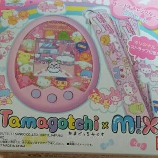 バンダイ(BANDAI)のたまごっちみくす(ピンク)　サンリオキャラクターズ　ストラップ付き(携帯用ゲーム機本体)