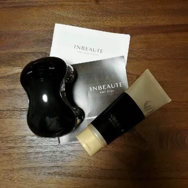 再再値下げ！！インボーテ 
INBEAUTE EMS ボディプロ セット 1