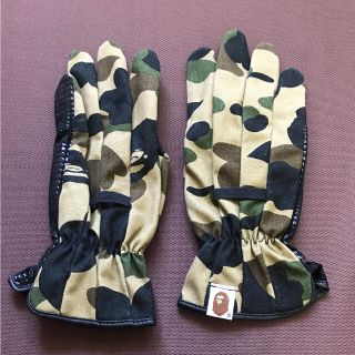 アベイシングエイプ(A BATHING APE)のエイプカモ柄手袋  値引きしました(手袋)