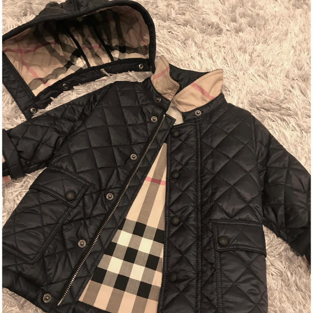 BURBERRY(バーバリー)の【新品未使用】BURBERRYチルドレン キルティングジャケット キッズ/ベビー/マタニティのキッズ服男の子用(90cm~)(ジャケット/上着)の商品写真