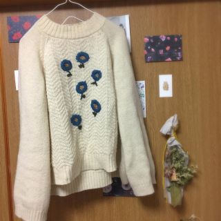 シャンブルドゥシャーム(chambre de charme)のお花刺繍 プルオーバー(ニット/セーター)