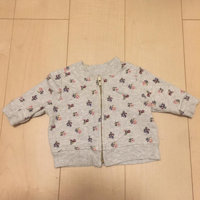 Old Navy(オールドネイビー)のOLD NAVY 花柄 トップス キッズ/ベビー/マタニティのベビー服(~85cm)(シャツ/カットソー)の商品写真