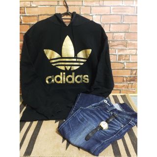 アディダス(adidas)の✩︎adidas✩︎アディダス 美品 フーディー パーカー 金ロゴ(パーカー)