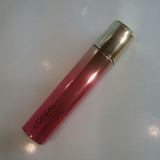 ロレアルパリ(L'Oreal Paris)のフィルムなし、新品！ユイルカレス 811 ピーチ peach(リップグロス)