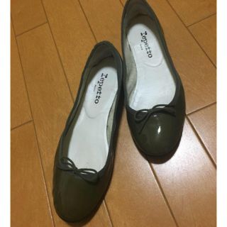 レペット(repetto)のrepetto バレエシューズ 39 パテント エナメル カーキ(バレエシューズ)