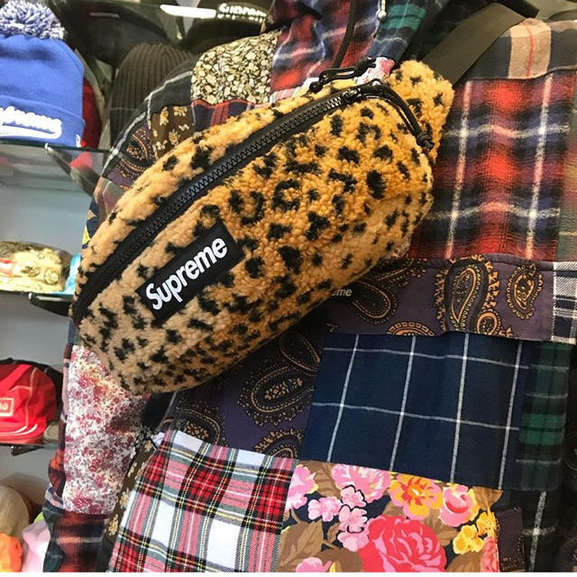 Supreme - 未開封 2017FW Supreme レオパード ウエストバッグ Boxの