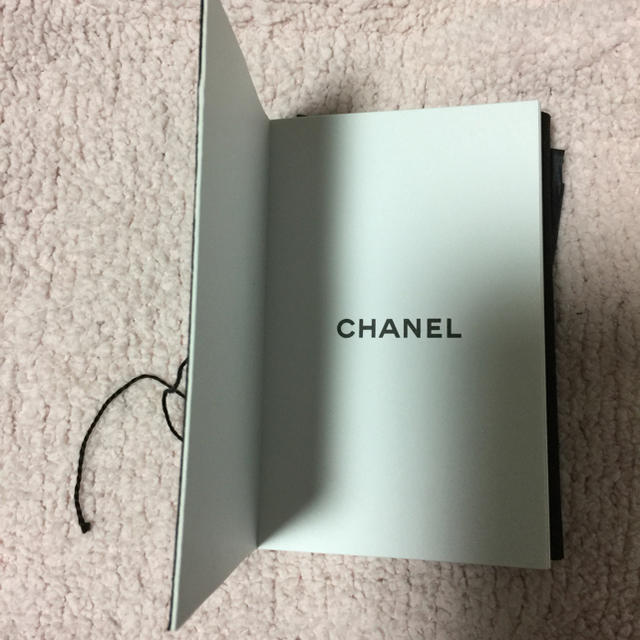 CHANEL(シャネル)のCHANEL シャネル メモ帳 新品未使用 インテリア/住まい/日用品の文房具(ノート/メモ帳/ふせん)の商品写真